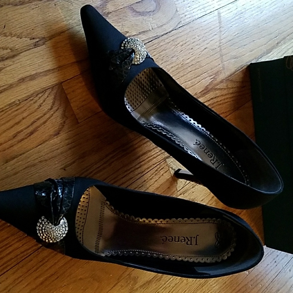 Shoes - Picture 3 of 4